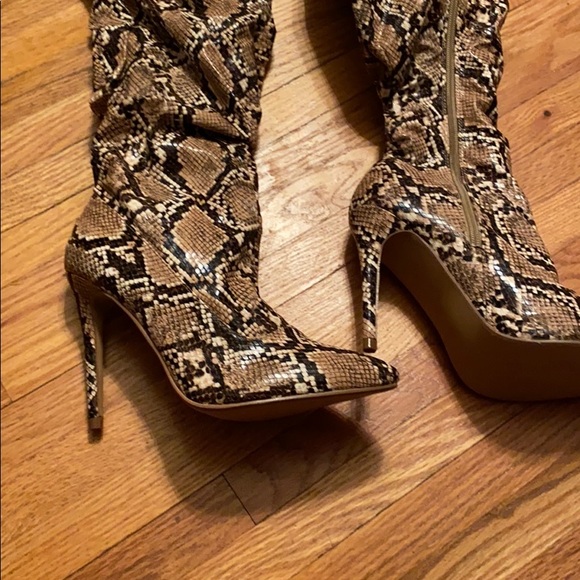 Fashion Nova above knee boots size 6.5. New. - Picture 3 of 6